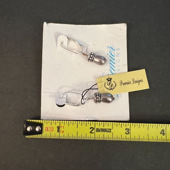 NWT Premier Designs Shades of Grey Faux Pearl Silver Toggle Necklace Ear… - Picture 10 of 11